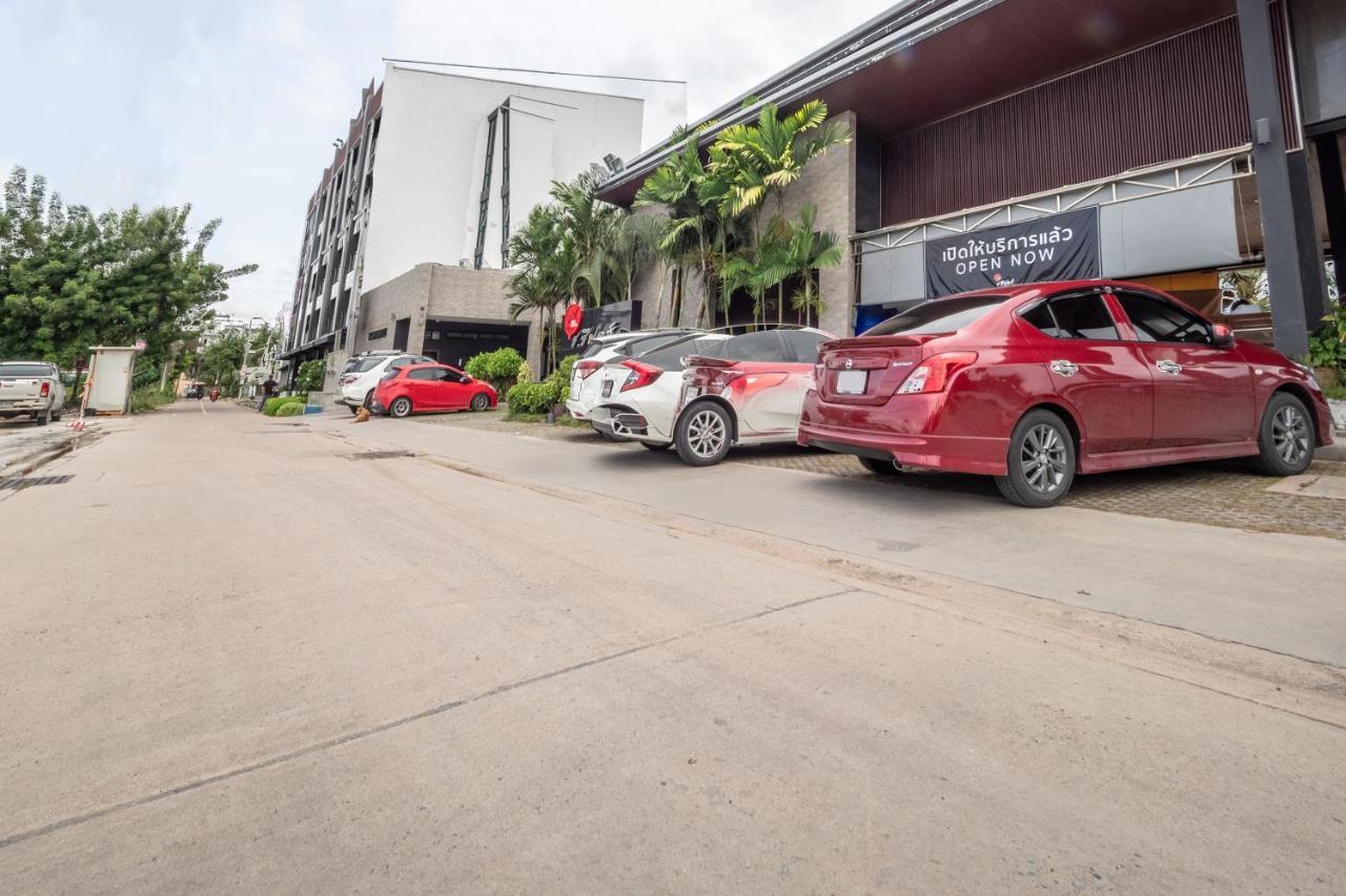 Capital O 1088 Golden Dragon Beach Resort Bang Lamung Exterior foto
