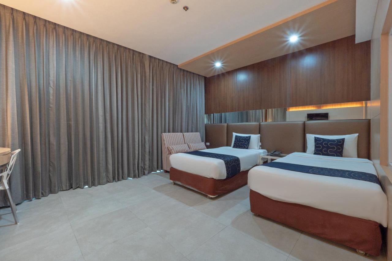 Capital O 1088 Golden Dragon Beach Resort Bang Lamung Exterior foto
