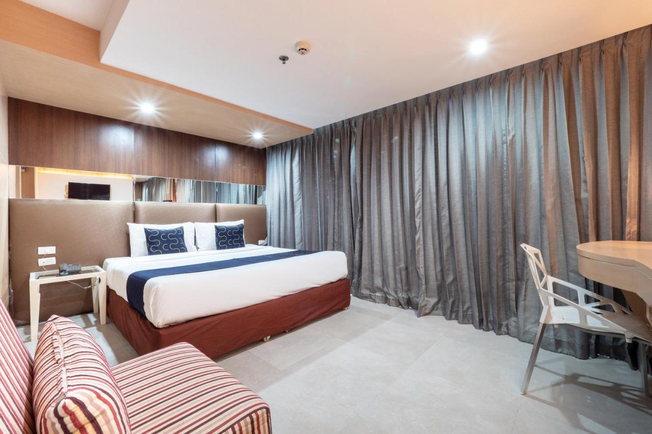 Capital O 1088 Golden Dragon Beach Resort Bang Lamung Exterior foto